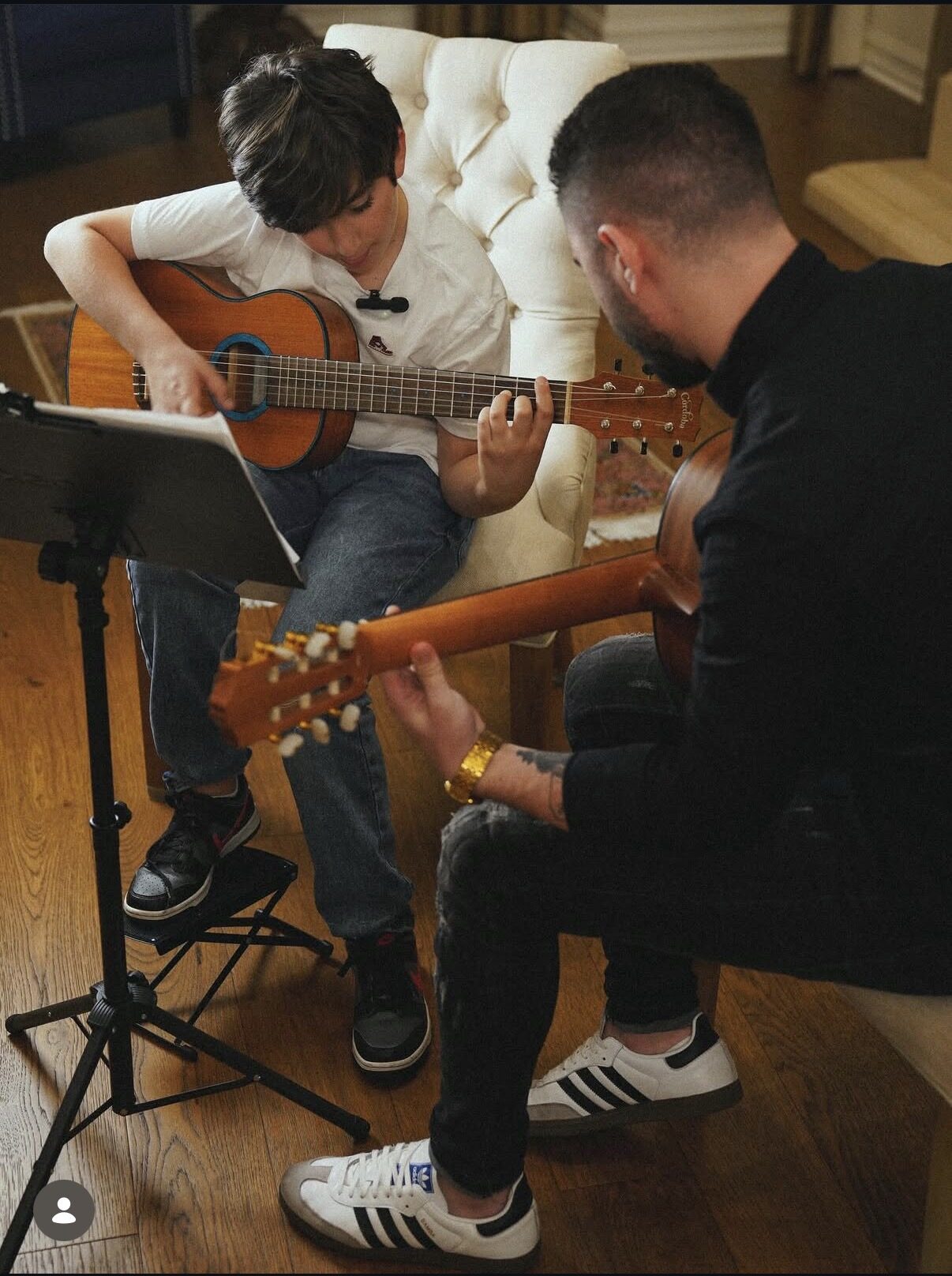 Pitch Music Lessons instructor teaching a private guitar lesson